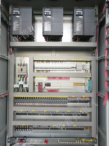 三菱15KW变频器柜内部图