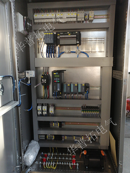 药厂设备PLC控制柜内部结构